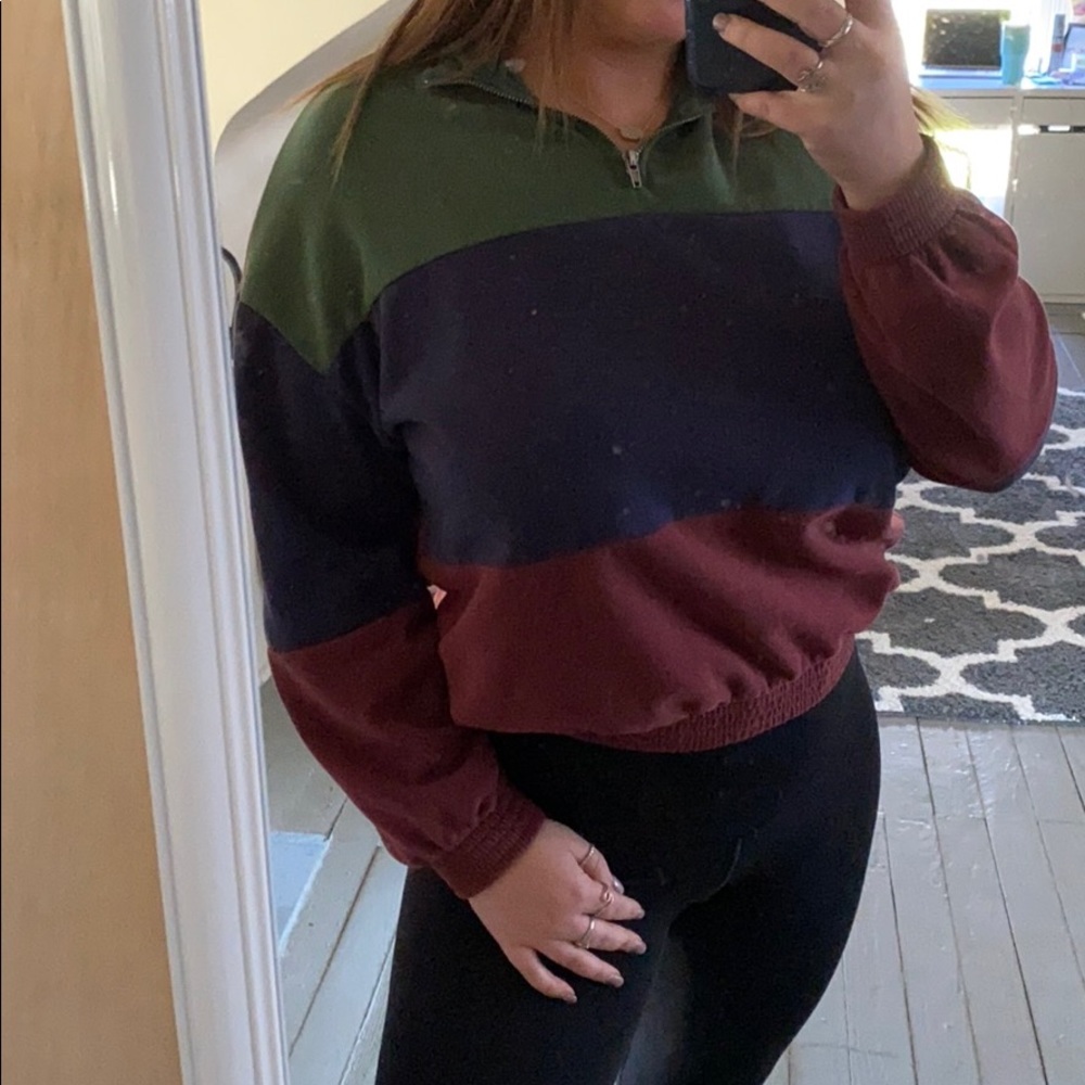 Trendy 3 toned sweatshirt